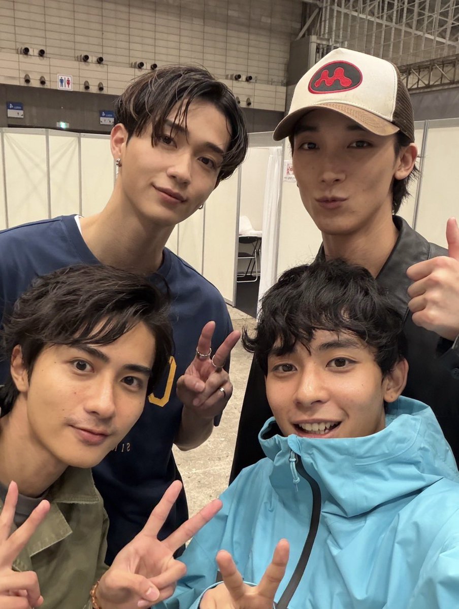 kouta_4you's tweet photo. Forever🤝

#野村康太 #四坂亮翔 #髙橋大翔 #松井大奈 https://t.co/wLECh1Pxpv