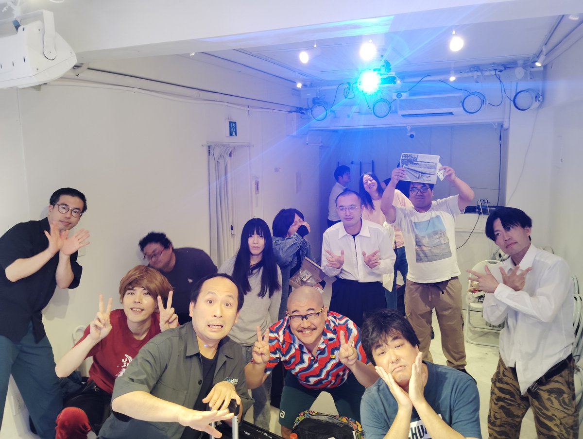 wild_mo's tweet photo. 先程は「復活☆ピン芸パレード」ご来場下さったお客様誠にありがとうございました！みんな年と苦労を重ねていい顔してました！主催のJKのうすちゃんお疲れ様でした〜( ´∀｀)b https://t.co/c5LYIiOt3t