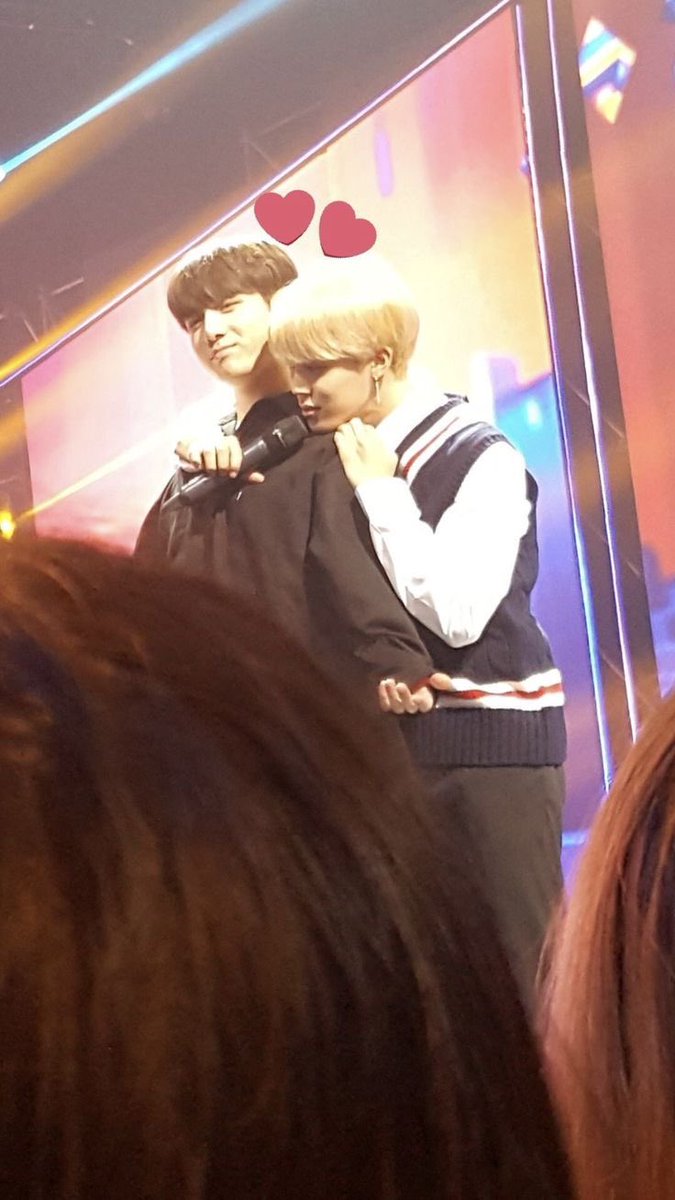 jikovelle's tweet photo. 💘. https://t.co/ggFQOcbdcl