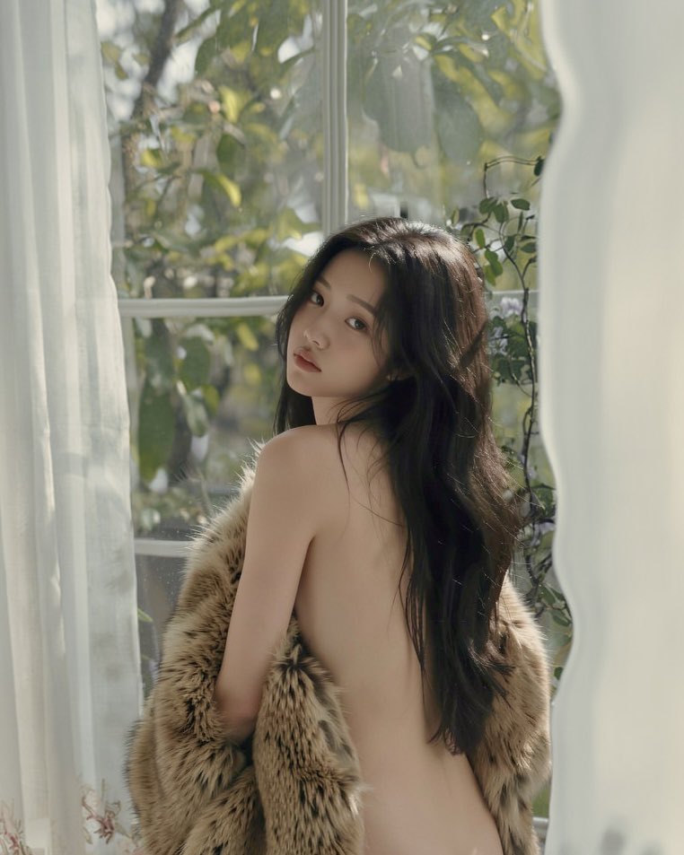 HaeinLin26's tweet photo. quiet sunlight, soft shadows, and a soul entirely untamed. https://t.co/YYzSDSnUNL