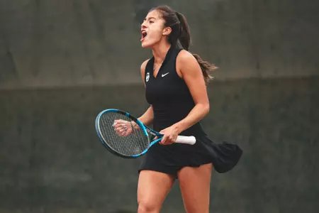 alvarosahr's tweet photo. Dana Guzmán acaba de convertirse en la primera tenista peruana en ganar el oro en tenis individual femenino en los suramericanos EN TODA SU HISTORIA venciendo en la final a la argentina Jazmín Ortenzi (151 del mundo) https://t.co/5S3oClAqx7