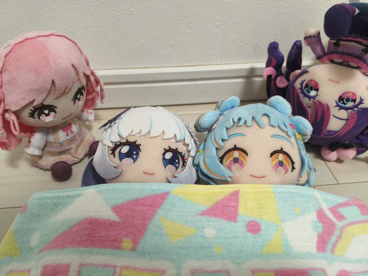 antiny__'s tweet photo. 「今日は疲れたねえ」「早めに寝ようか」
「もしもし、デミカのオフラインダウンロード期限があと4日になりましたﾖｯ」https://t.co/vYPU976k6s
「あっやばっ」「お姉さ〜ん！」 https://t.co/fm3V4jUpQk