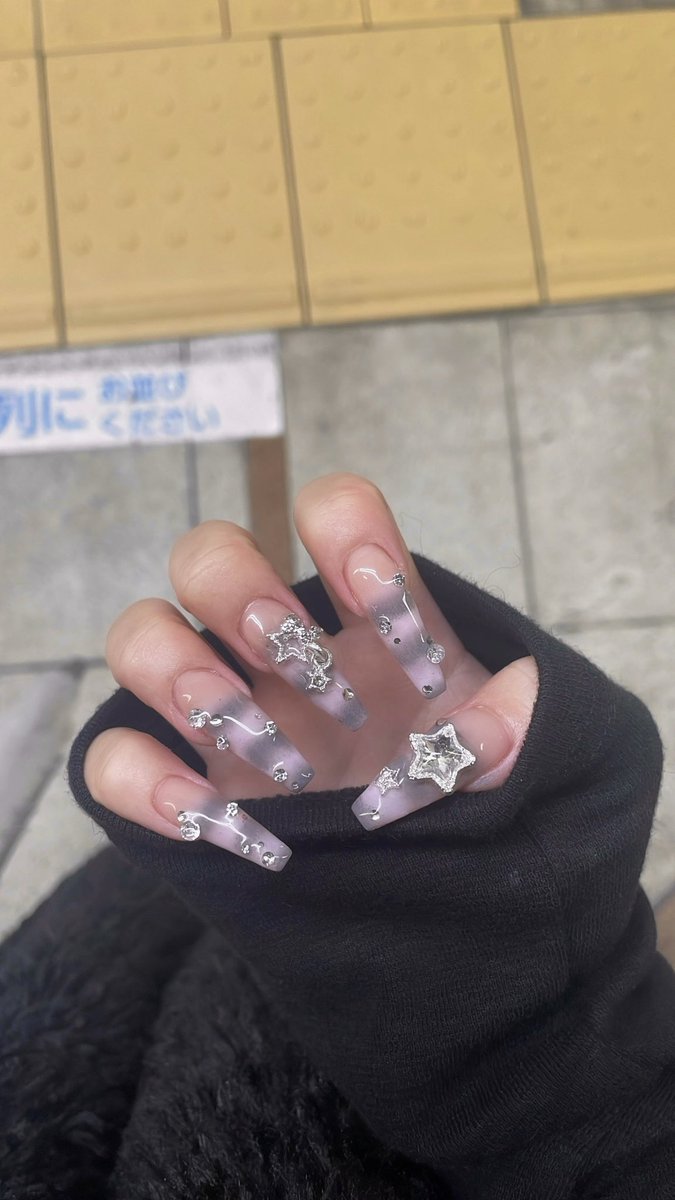 tjsscm's tweet photo. セルフネイラーでござる💅🏻💟
キャラネイルとデコ電が趣味で、いつか仲良くなったff様とアフヌンやちい活して推しのデコ電とかネイルチップ作ってあげたいwww https://t.co/sPkUiEaqk0