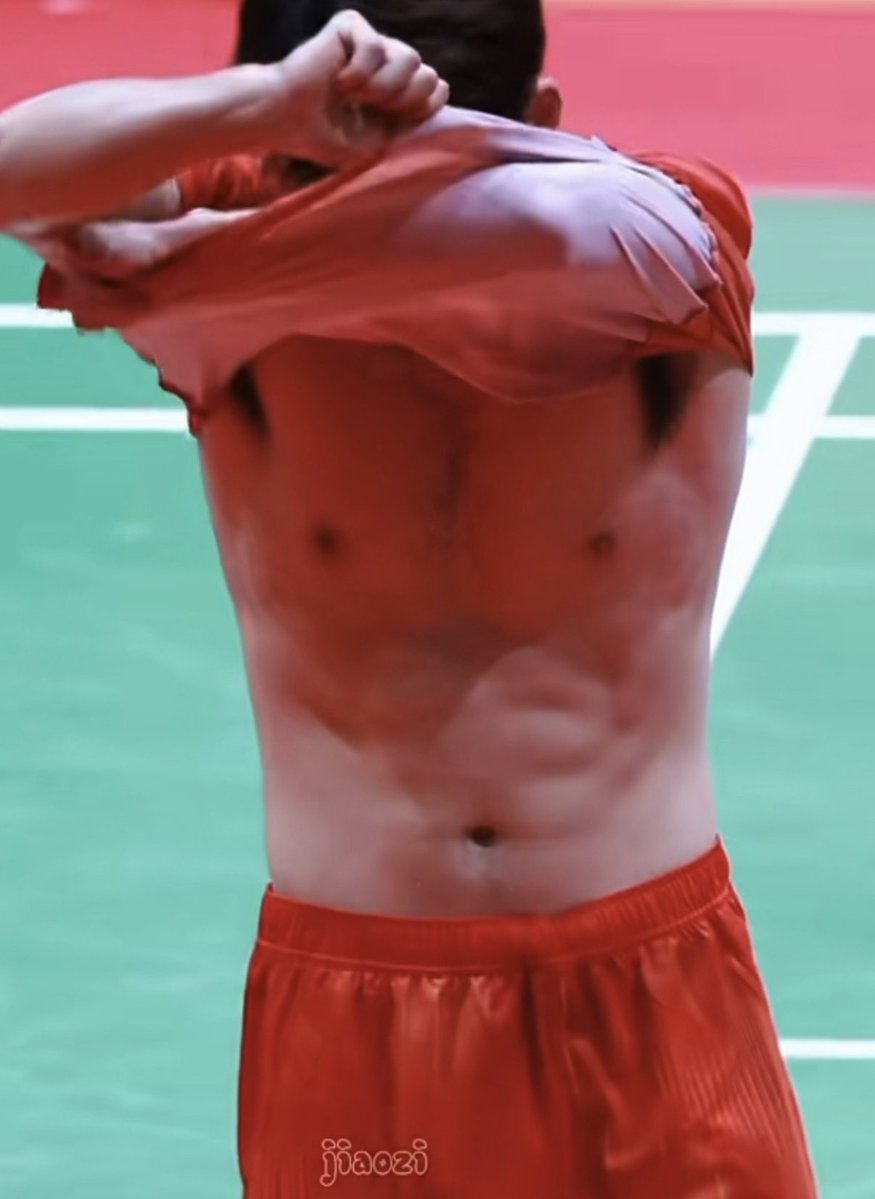 shrtlssbdmntn's tweet photo. Pesona laki orang berbulu ketek lebat tuh emang paling2 yah 🙈😆 #wangchang #shirtlessbadminton #asiangames2026 #羽毛球 #badminton #armpit #ketek https://t.co/SoGcGHeAj1