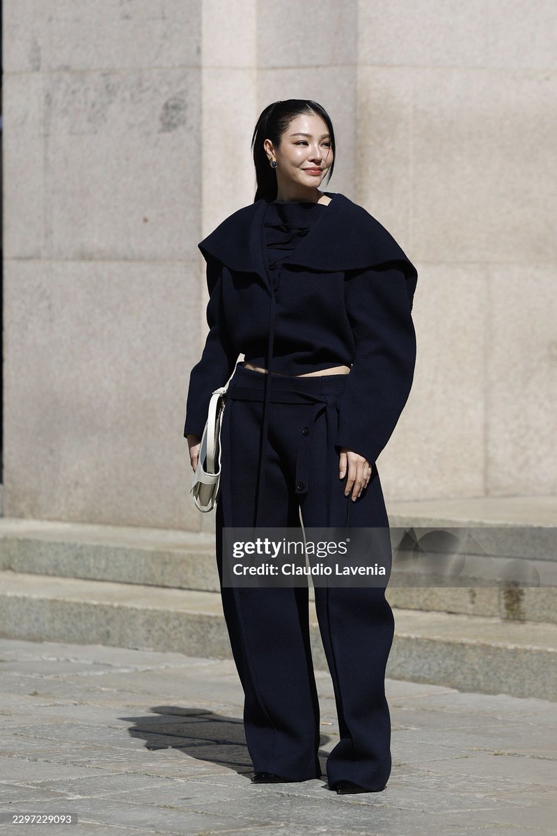 malisorn00's tweet photo. Spring/Summer 2027 Women’s Fashion Ferragamo in Milan, Italy ✨

#FerragamoSS27
#Ferragamo
#FerragamoXFaye
#FerragamoCaraBag https://t.co/G29Ei91lu5