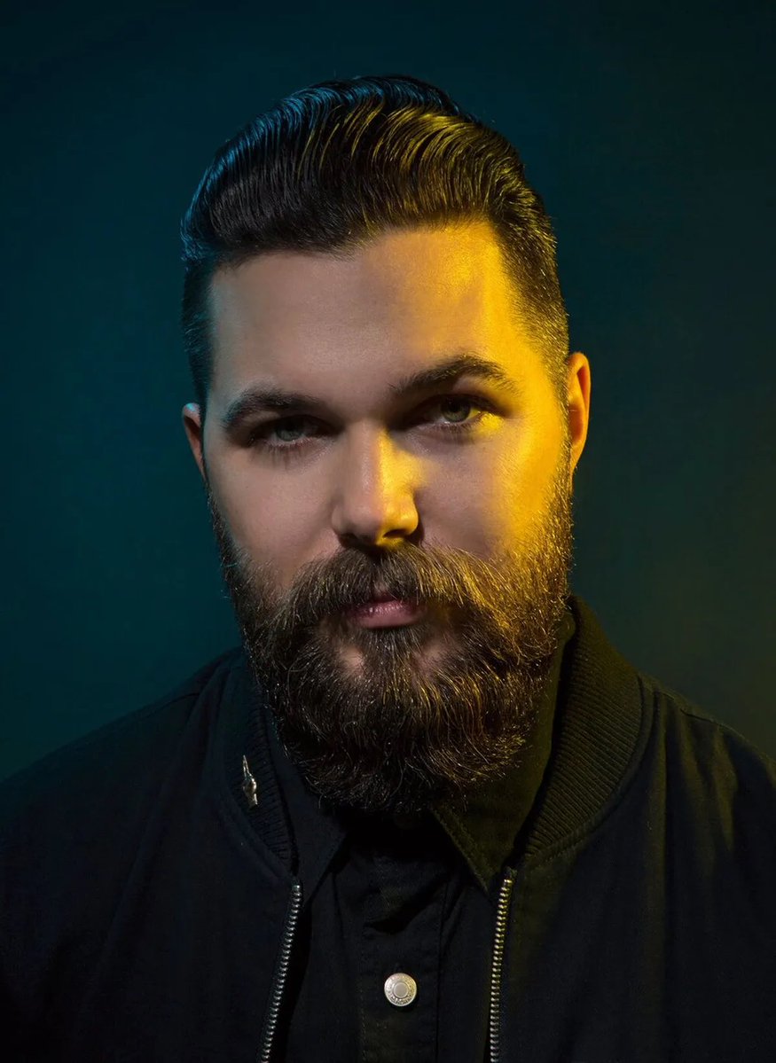 PopBase's tweet photo. Robert Eggers reveals why he is directing a new ‘ROMEO &amp; JULIET’ movie:

“After ‘Werwulf’ I was writing another horror movie and it got so dark again that I was like, ‘I need a break,’ so I’ll just do something about 2 teenagers killing themselves.” https://t.co/6T9OXq3Crn
