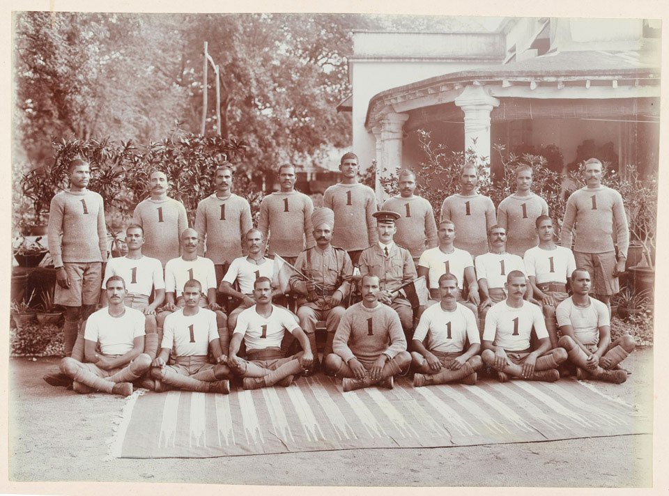 gbosatyfe's tweet photo. Everytime streetshitters try to shit on Brahmins based on genetics,just post these two pictures.
Soldiers of 1st Brahmans vs Dr. Ambedkar with soldiers of Mahar regiment. https://t.co/Ps2t2cLFbG