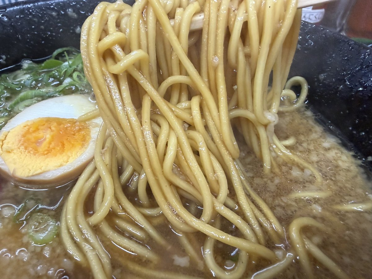 jasilupo's tweet photo. 京都ラーメン研究所
しょうゆとんこつラーメン＋チャーハン

初訪問
豚骨、醤油、背脂の旨みがバランスよく効いてて程よくパンチのあるスープが美味い！
チャーハンも少し濃いめの味付けで美味かった！

今年164杯目のラーメン https://t.co/N0S7zX7ikc