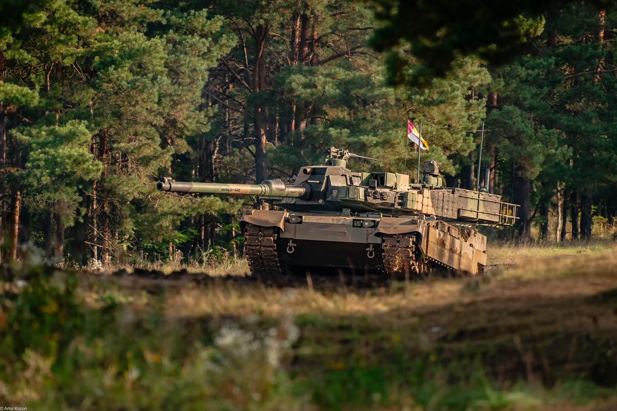 TheGreyPatriot_'s tweet photo. 🇵🇱🇰🇷 Today's training of K2GF crews from 9th Braniewska Armored Cavalry Brigade.

#Poland #Polska #Korea #Korean #ROK #WP #Military #Army #Tank #Armored #Tactical #Winter #Training https://t.co/JAzIA8PDse