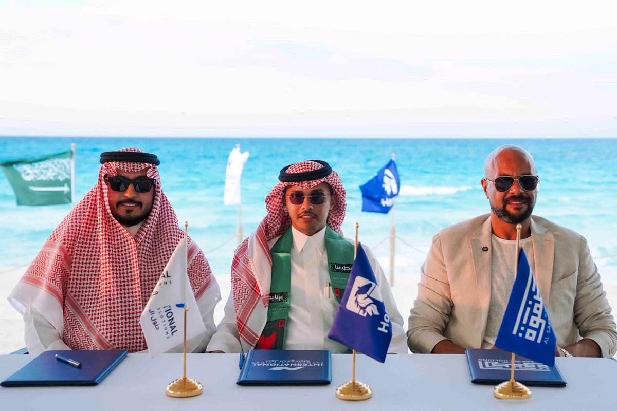 ThesaudiInsider's tweet photo. شركة سعودية تبدأ توسعها الخارجي من السوق المصرية باتفاقية تتجاوز 1.1 مليار جنيه.

وقّعت «حلول الدفع الدولية» اتفاقية مع شركتي «الصفوة» و«HORSES»، في أول توسع للشركة خارج المملكة، مستهدفة في مرحلتها الأولى قطاعات العقار والسياحة والتعليم.

وتعتمد الشركة على تقديم خدمات وباقات بخيارات دفع مرنة، فيما تمثل #مصر المحطة الأولى ضمن خطة للتوسع إقليميًا ودوليًا، دون الإعلان حتى الآن عن تفاصيل المنتجات أو موعد طرحها للعملاء.