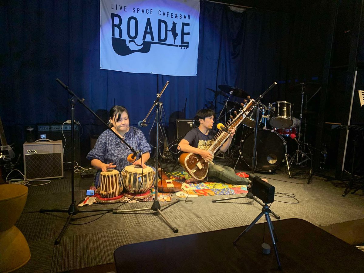 sharknail's tweet photo. 本日、石巻ROADIEさんにて、長年お世話になっている小林さんの復活ライブでインド楽器を演奏しました。
皆様、ありがとうございました。
写真はザ.ロッケロイさんより戴きました。

 #音楽 #ライブ #インド楽器 #石巻 https://t.co/VztTBYM0Ac