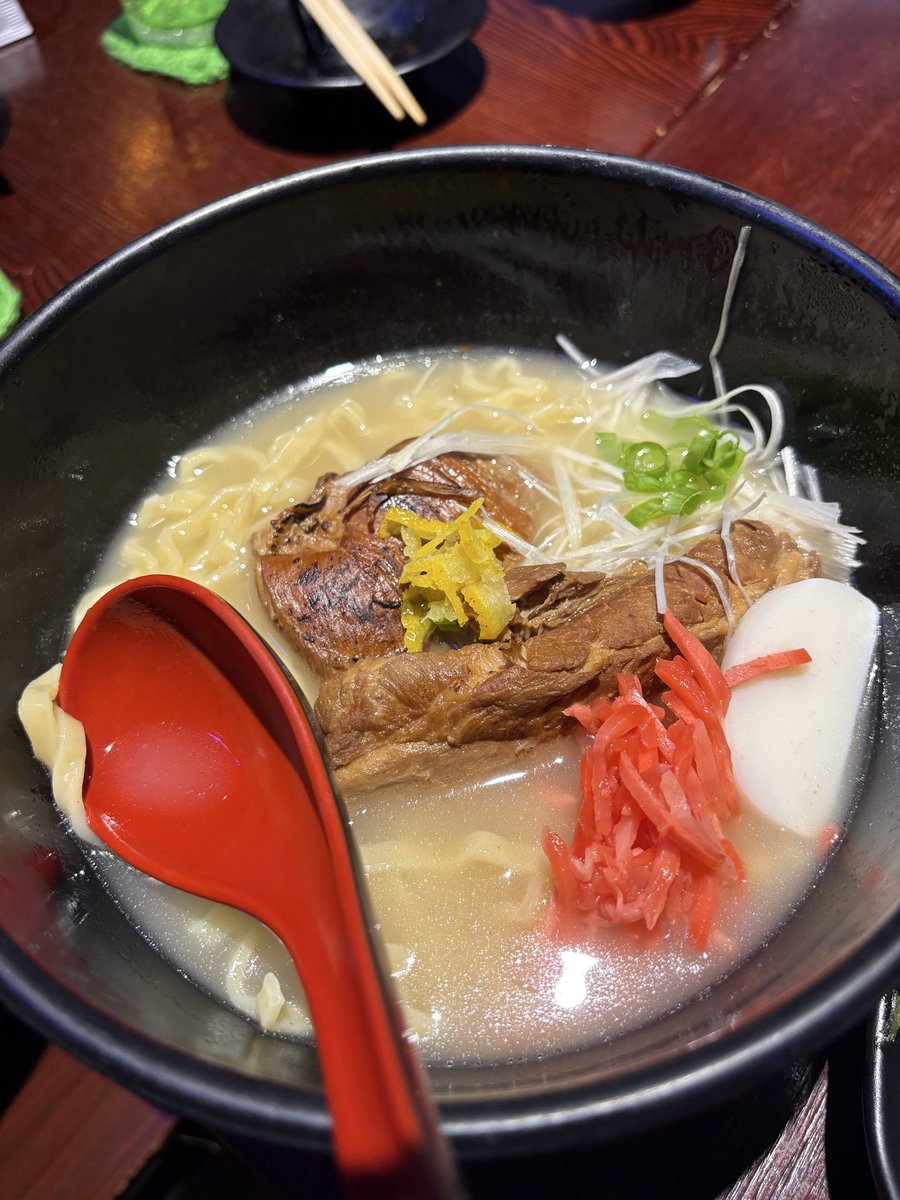 Nami_chicken73's tweet photo. おはよううう
昨日は何故かソーキそば食べました https://t.co/4pLlD7zOLU