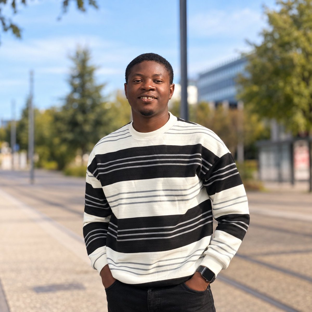 physicist_danny's tweet photo. See who got TWO fully funded Erasmus Mundus scholarships! 🎓

• 2023: https://t.co/XM38jgFQbM. Industrial Physics, University of Benin (UNIBEN) with a 3.71/5 CGPA. 

• 2024/25: ~15 scholarship applications → ALL rejected ❌

• 2025/26: Restrategized → TWO offers ✅

🎓 Radiation Effects on MicroElectronics and Photonics Technologies (RADMEP)

🎓 Intelligent Photonics for Security, Reliability, Sustainability and Safety (iPSRS)

Chose iPSRS → 🇫🇷 🇫🇮 🇱🇹

#ErasmusMundusScholarship #photonics