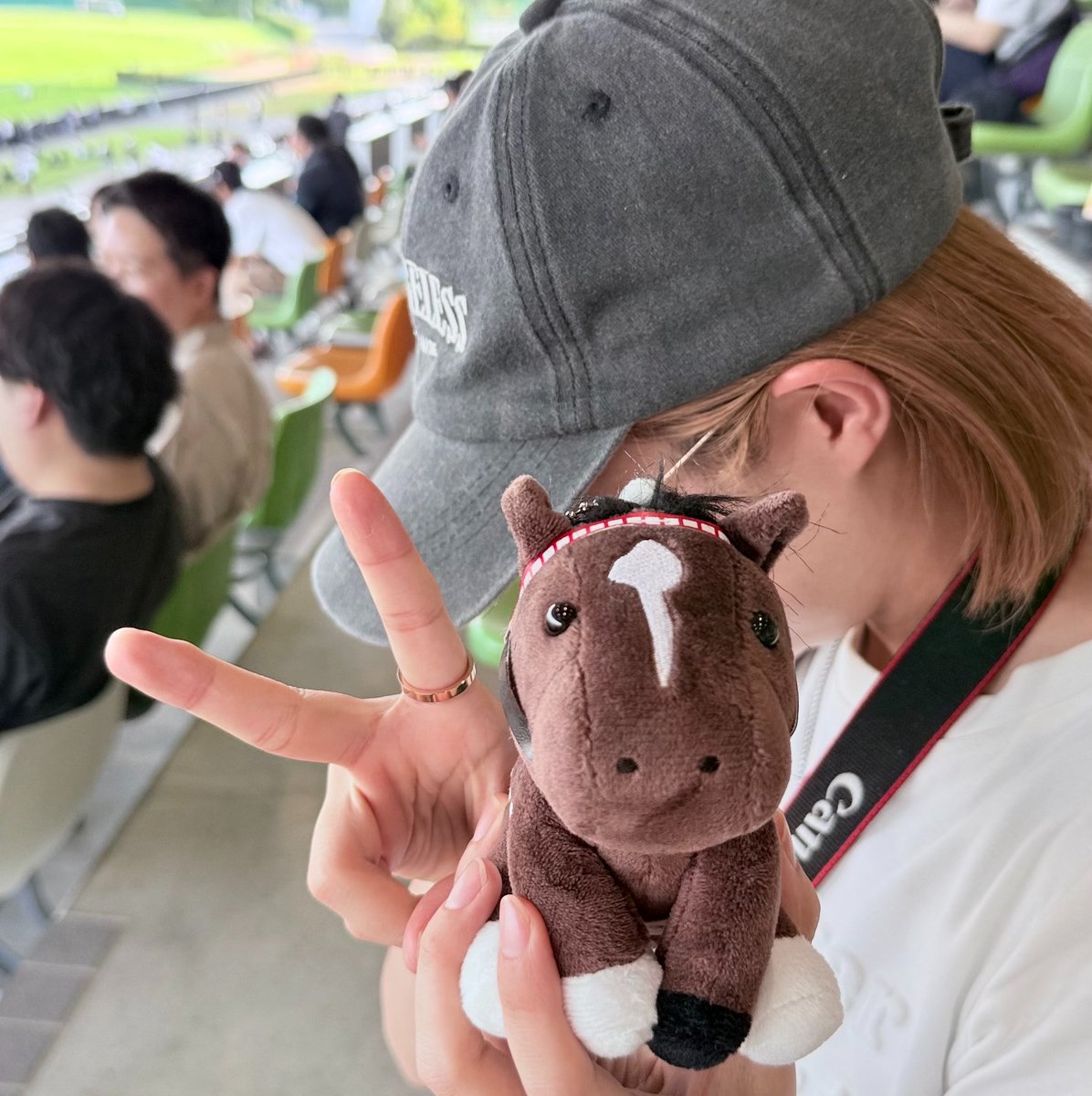 kumo__Blue's tweet photo. 競馬好きのお友達が欲しくて🥺
プロフィール帳を書いてみました🙌🏻

♡ or RT or 💬 にてお迎え（Instagram）させていただきます!! 

※※Instagramでのお友達募集になります🙇🏻‍♀️

#競馬自己紹介カード
#競馬好きとつながりたい
#馬好きアカウント向けプロフ帳
#競馬女子
#03line https://t.co/Luk6OwiWE4
