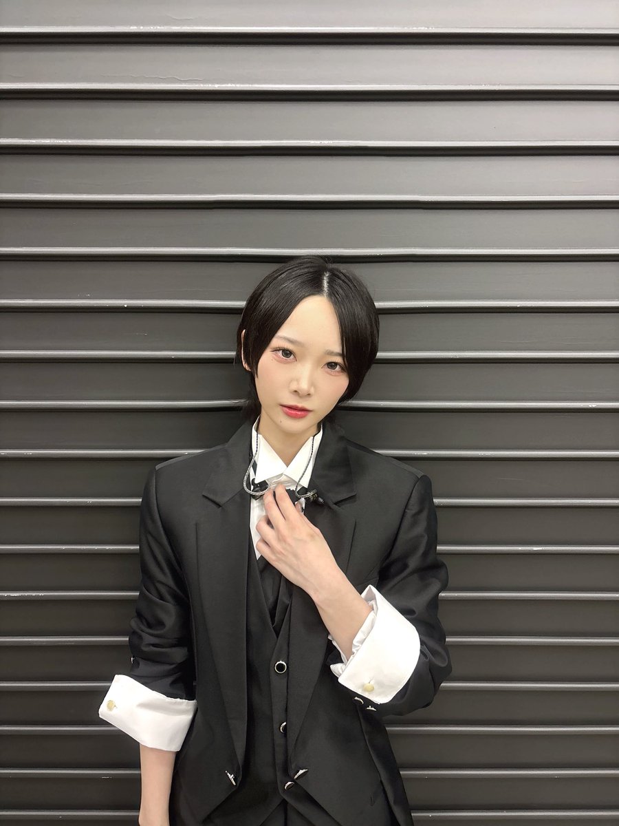 kohina_narita's tweet photo. #AKBサンコンコン 夜公演
『全員好きish』コンサートありがとうございました！！

私は 『Party is over』でセンターに立たせていただきました！！🖤

夜公演はThe成田香姫奈！みたいな衣装が多くて嬉しかった^_^

大好きになった？？ https://t.co/x3m99N4x9p