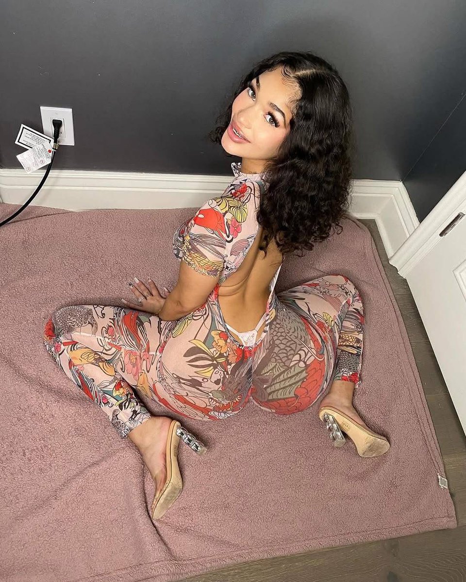 TracyA9509's tweet photo. Am single and searching and also down for fun and always board you can dm my telegram @Bellasmith076 you can fm me   on zangi  7172826699 let have some fun or get into a serious relationship💞❤️ https://t.co/dNAEaanhyC