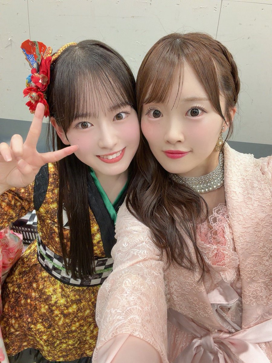 48Suzuha_16LOVE's tweet photo. 「 #AKBサンコンコン 」 
夜公演：全員 " 好きish " コンサート
ありがとうございました 🎤🎀

期別制服に ､ 全員センター45曲ノンストップ !

TikTokで載せ続けていた 「 就寝シリーズ 」
" シャワーの後だから " をセンターでしました 🚿♡

こさきちゃんはKアリーナでお布団敷いて寝てくれたよ 🌙
最後 ､ お布団を自分で持って帰ってえらかったね〜👶🏻💤

" ウッホウッホホ " の葵心ちゃんも素敵やった 🦍♡
AKB48全メンバー49人で
作り上げたステージいかがでしたか〜？🌟