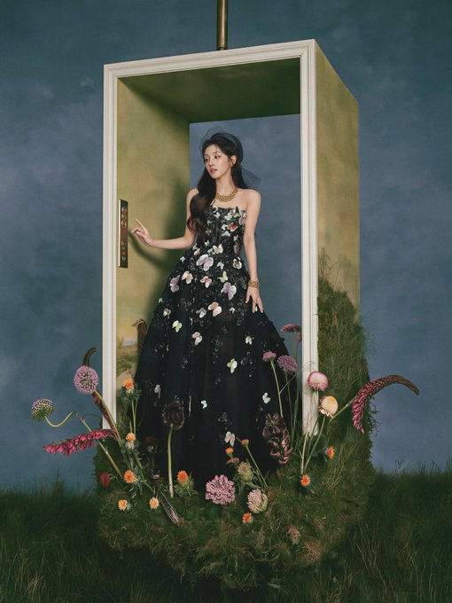 _Kpop_Stats_'s tweet photo. YUQI of i-dle graces the Harper’s BAZAAR Gala 2026. https://t.co/a6oNDmj6Ui