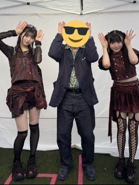 miorizm's tweet photo. HANNAさんMOMOさんとのスリーショット（完） https://t.co/nAvikJmokz