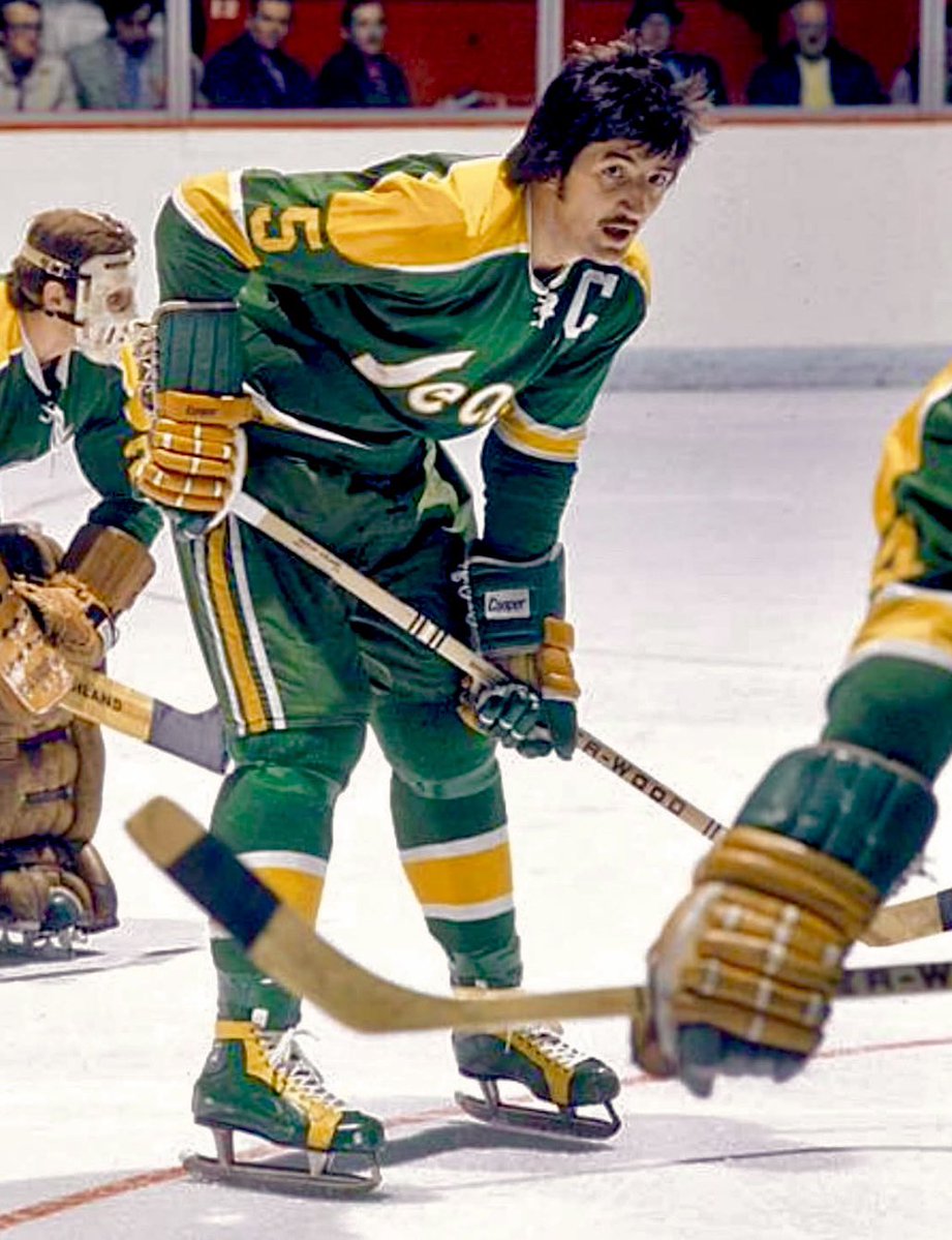 Berger_BYTES's tweet photo. After wearing white skates in 1970-71, the #California Golden #Seals went to a green and gold combo to match the uniform. The #PittsburghPenguins and St. Louis #Blues also wore matching colored skates in 1971-72. This was the late Seals captain, Carol Vadnais, at the #Montreal Forum, where he started his #NHL career. #Canadiens #Habs #Oakland #Leafs