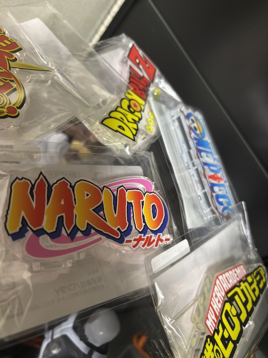 orangefigu's tweet photo. やっとロゴアクスタ届いた〜 https://t.co/ZxnTGg57NR