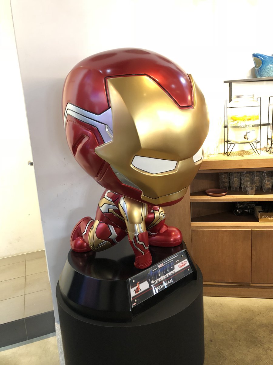pachi_quest27's tweet photo. アベンジャーズ エンドゲーム、何度観てもやっぱり良い映画だ
鬼籍に入られてる俳優さんや、退場したキャラ、当時と置かれている状況が変わったキャラを見て、7年の月日の重みを改めて感じ胸が熱くなった

追加シーンも今後の展開を期待させる内容で良かった！
写真は7年前の公開当時に撮った写真🤳 https://t.co/Tuf5RIpYaW