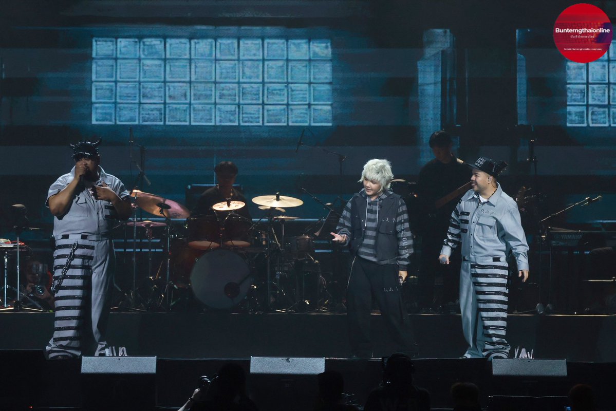 Bunterngonline's tweet photo. "โอ๊ค little john" และ “ป๊อป-โอ๊ต” ในคอนเสิร์ต “เบิ้ม เบิ้ม” Concert ตอน เวรี่ไทย ✨

#เบิ้มเบิ้ม #เวรี่ไทย
#littleJohn 
#OATPRAMOTE #PONGKOOL #HOHEEHO #โฮ่ฮี้โฮ่ https://t.co/KAhBLnJTGY