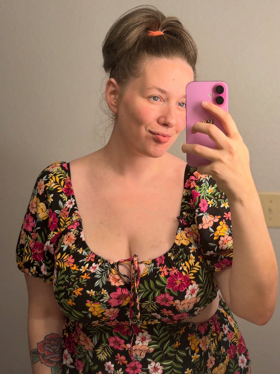 cakegotkeely's tweet photo. I’m convinced confidence makes people hotter than any body type ever could 🤭 https://t.co/G8Ms3Y8HLF