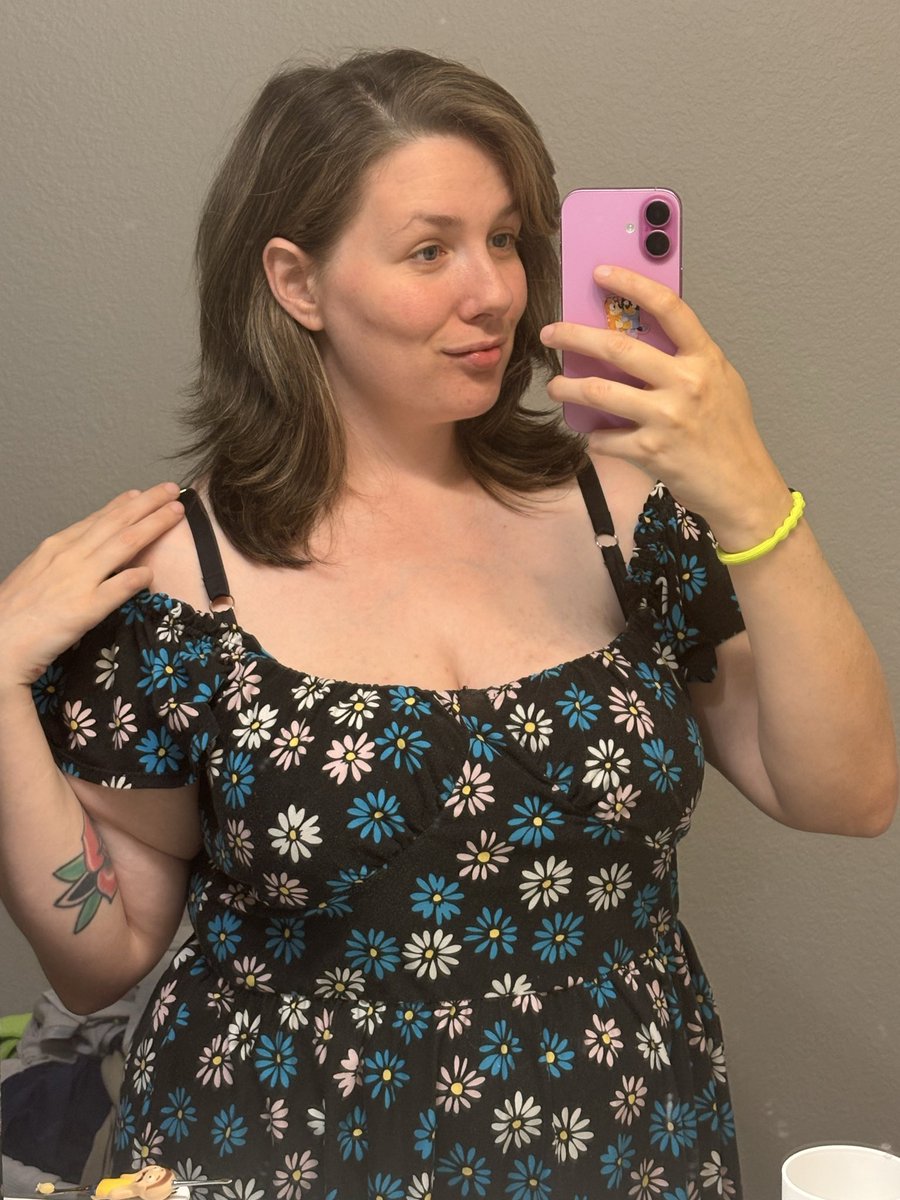 cakegotkeely's tweet photo. I’m convinced confidence makes people hotter than any body type ever could 🤭 https://t.co/G8Ms3Y8HLF
