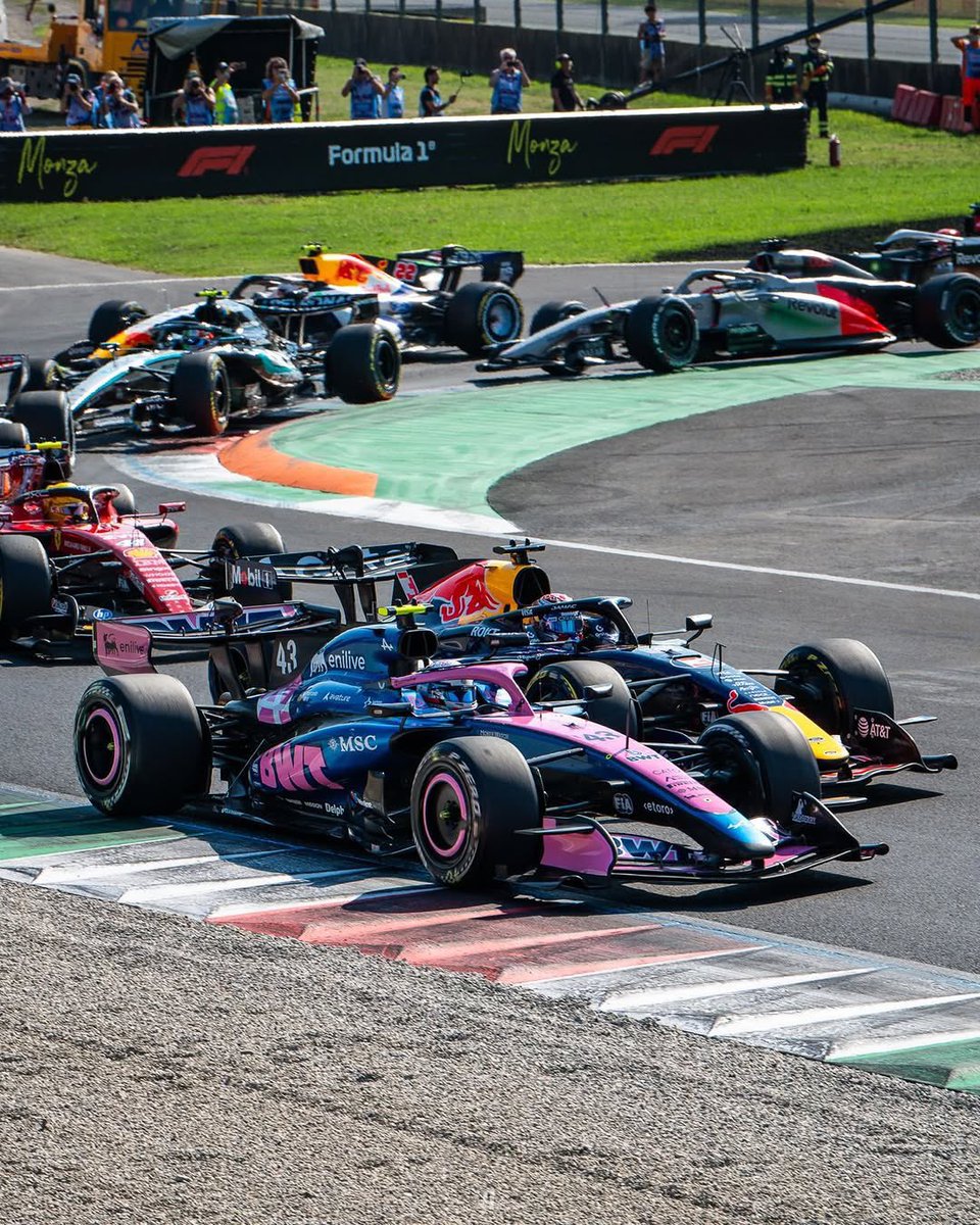 mariano_anga's tweet photo. Es preocupante lo q hizo Franco hoy, porq le viene pasando seguido... Como le va a ganar una largada a Verstappen y meterle el auto en la chicana de Monza con un Alpine? O como va a pasar dos autos juntos en Spa? Que desastre https://t.co/cW2QqVh9fZ