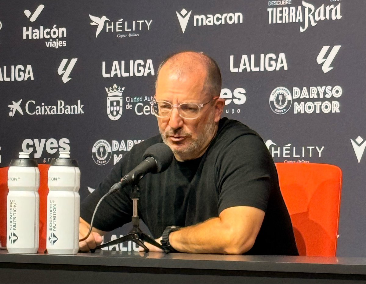 fjbautista's tweet photo. ✔️ Romero, entrenador del Ceuta que hoy tuvo un poco de aire tras ganar por primera vez: “Estamos invadidos y ninguneados, esto va a cada vez peor. Es una broma lo que nos están haciendo los que mandan. Esto va cada vez a peor. Esta victoria nos mete en la competición” https://t.co/KEMfH68n65