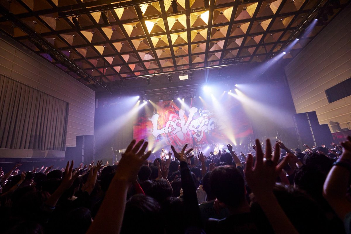 yamaguchi_SBM's tweet photo. Fear, and Loathing in Las Vegas に呼んで頂き京都！ベガスのライブ最高でした！世界はそれを〜のカバーも最高！ゲストの僕らをまるでワンマンライブかってくらいの熱量で迎えてくれたお客さんにも大感謝！こんな夜をまた必ず過ごそう！君を必ずさがしだして、僕らはまた、奇跡の土曜日を過ごすのさ。 https://t.co/wogNMvepH8