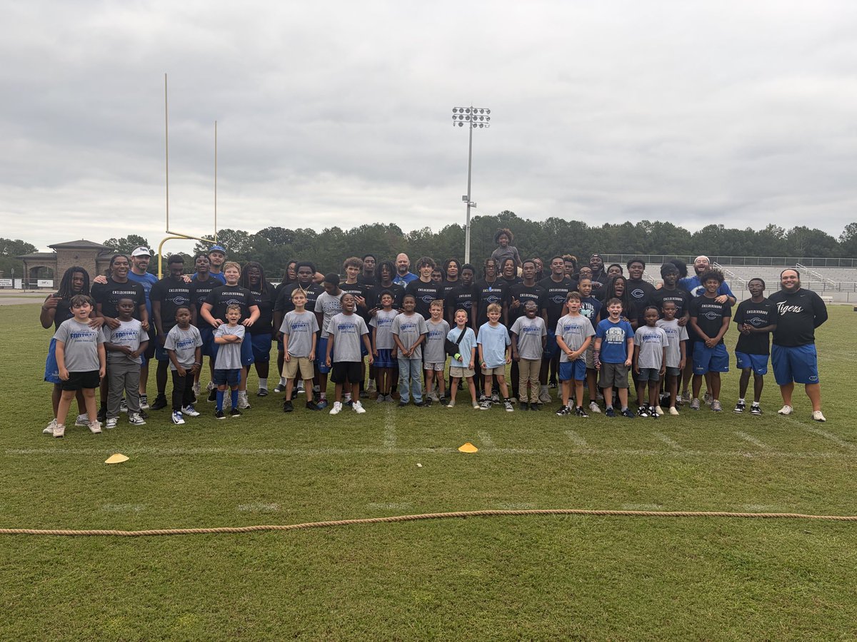 Cburgfootball's tweet photo. Had a great camp this week with our Jr Tiger Football Club!  #TigerStyle https://t.co/4uvNF05pd5