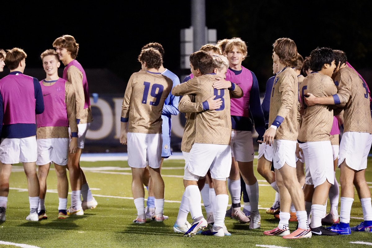 ThielAthletics's tweet photo. FNL: Soccer edition 🔥⚽️📸😺

#TomcatPride | @PAC_Athletics https://t.co/fAjuwq2CWG