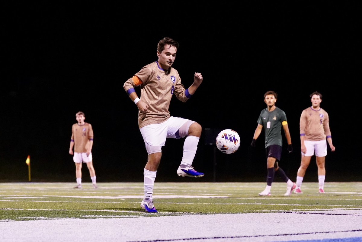 ThielAthletics's tweet photo. FNL: Soccer edition 🔥⚽️📸😺

#TomcatPride | @PAC_Athletics https://t.co/fAjuwq2CWG