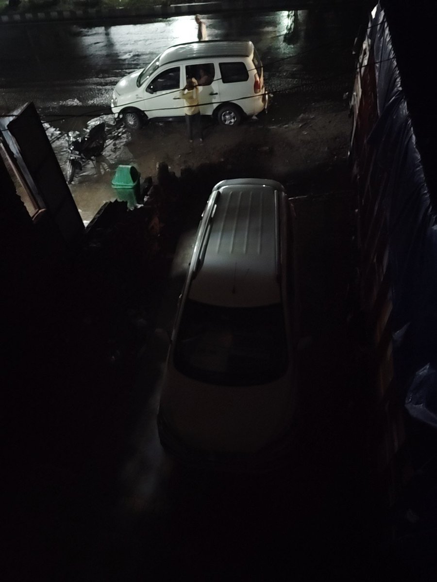 electrcl_wizard's tweet photo. @gorakhpurpolice @uptrafficpolice @GorakhpurItms @gorakhprtraffic @Dm_Gorakhpur @ravikishann Roz aay din isce dikkatein ho rhi https://t.co/G46nd9uHjZ