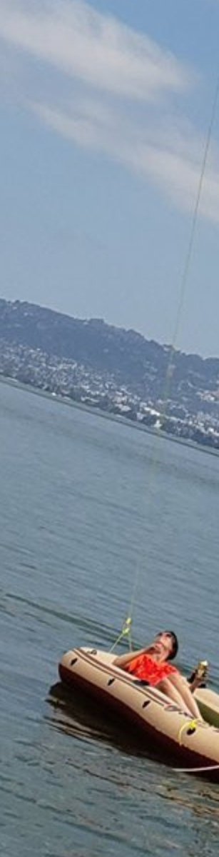 AlfredAlfer77's tweet photo. @sofiadawn833 @RetroCoast That's my blimp. I launched it. This is me in the orange shirt. https://t.co/jcm9fZA3Bb