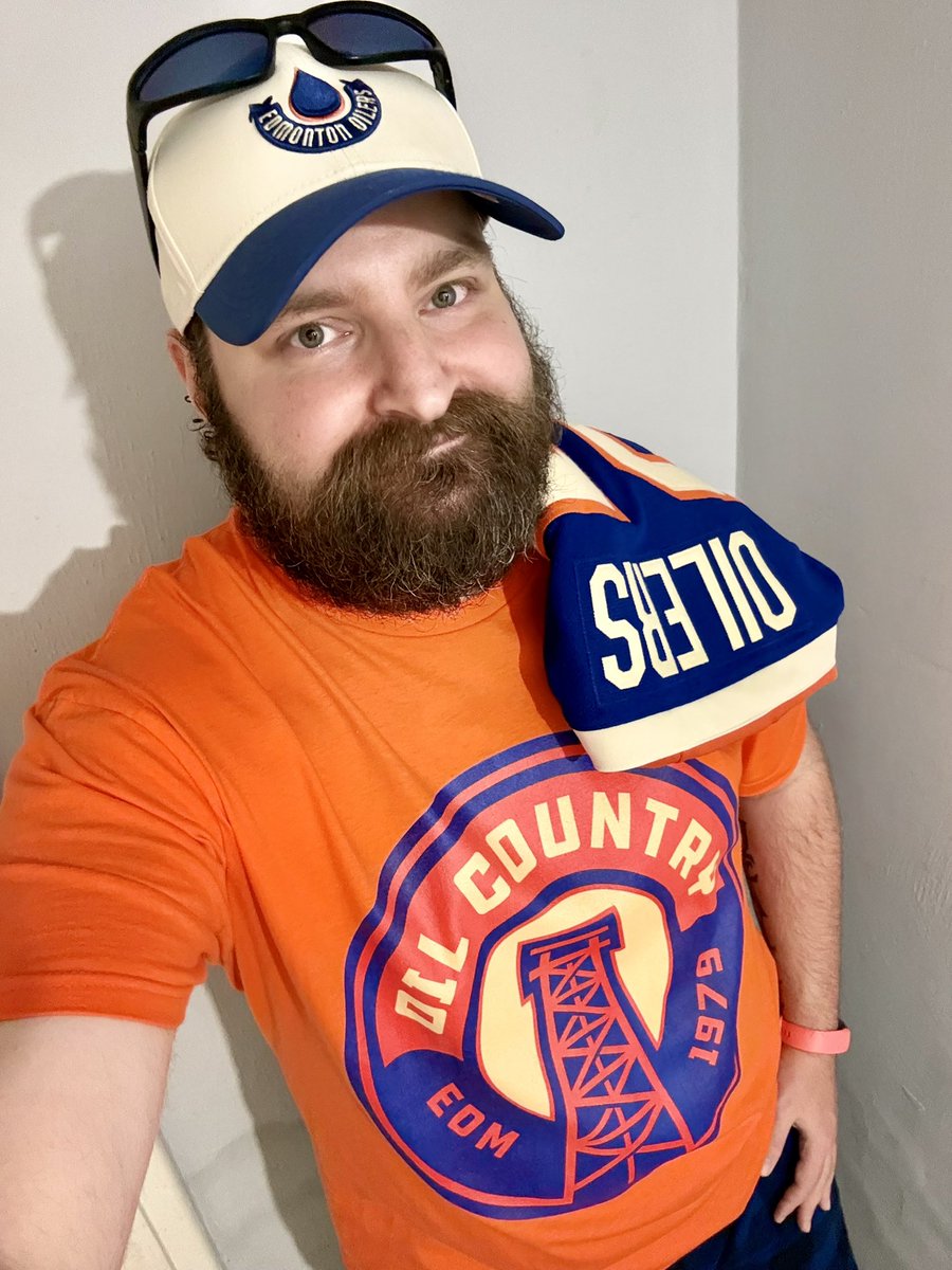 RussJerichoArt's tweet photo. Game Day Photo: #BattleOfAlberta Edition!

Pre-season Game 4️⃣.

🆚 @NHLFlames
📍 @RogersPlace

The final game in the #Oilers pre-season goes down tonight on home ice, as they welcome the #Flames to the provincial capital.

#LetsGoOilers 💙🧡🤍🏒🥅🚨🇨🇦🇨🇦🇨🇦 https://t.co/DYrinmE26P