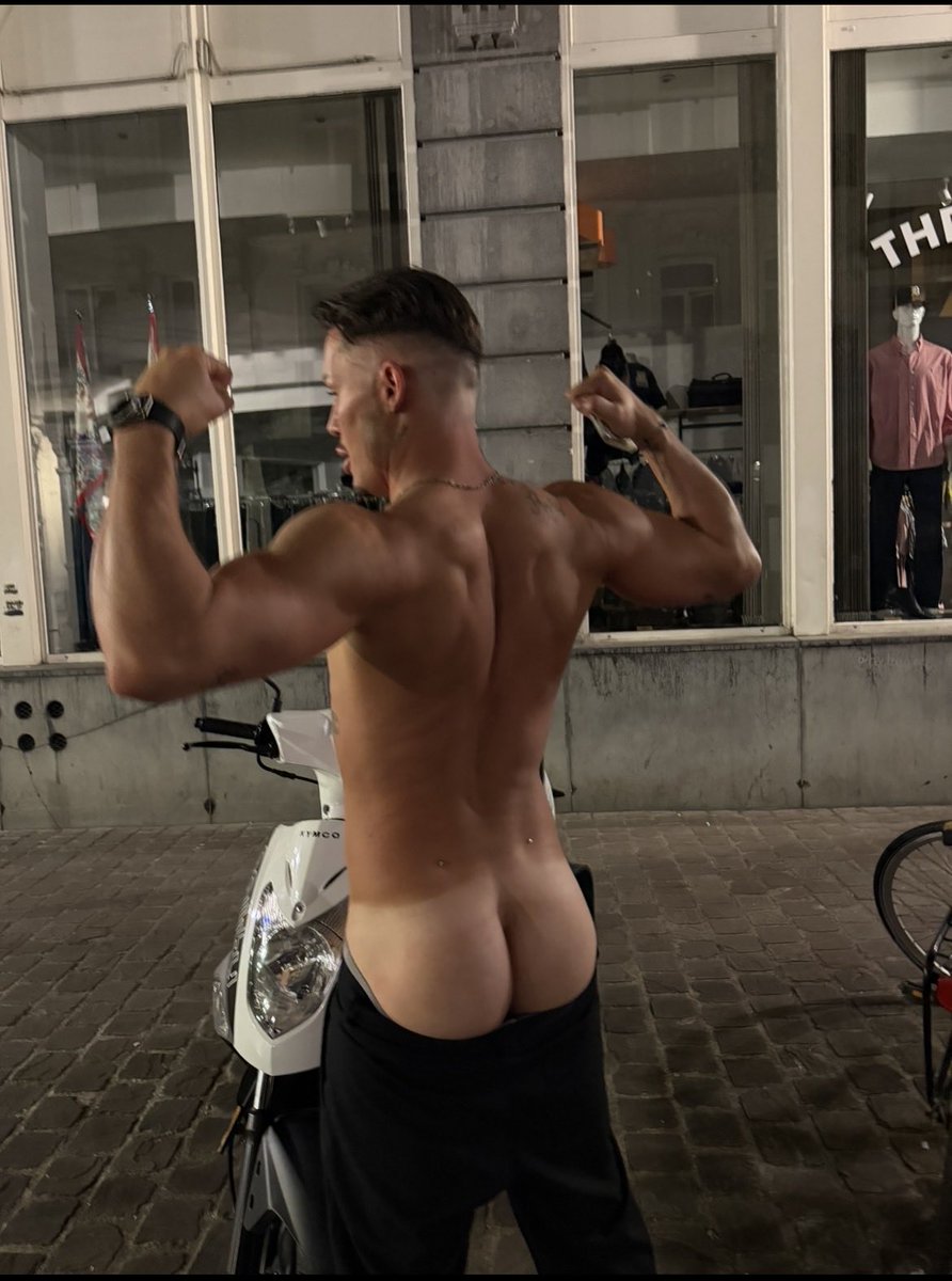 Maximilien17588's tweet photo. Bruxelles vibe 🔥 https://t.co/YHY75yFfUM