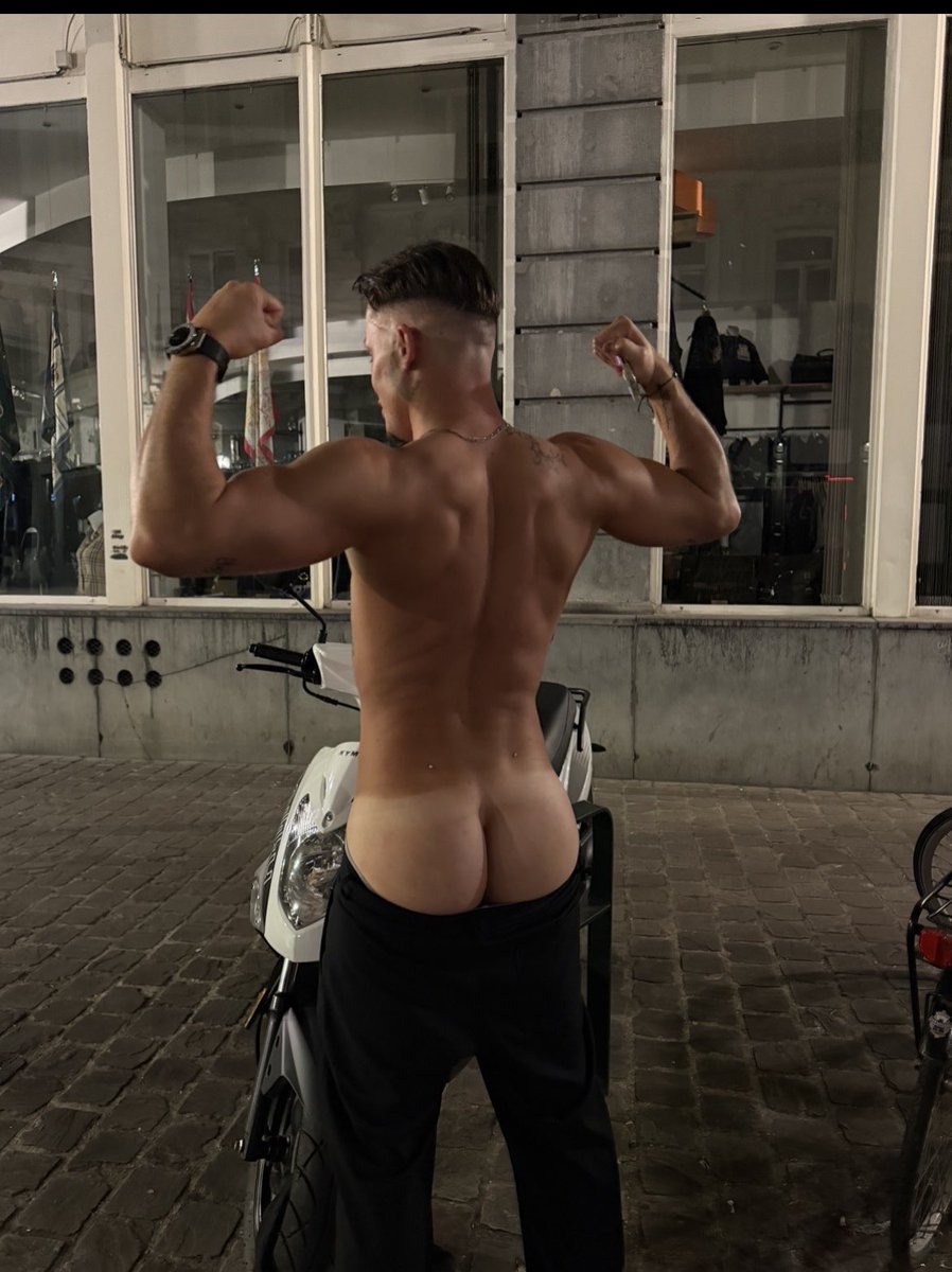 Maximilien17588's tweet photo. Bruxelles vibe 🔥 https://t.co/YHY75yFfUM