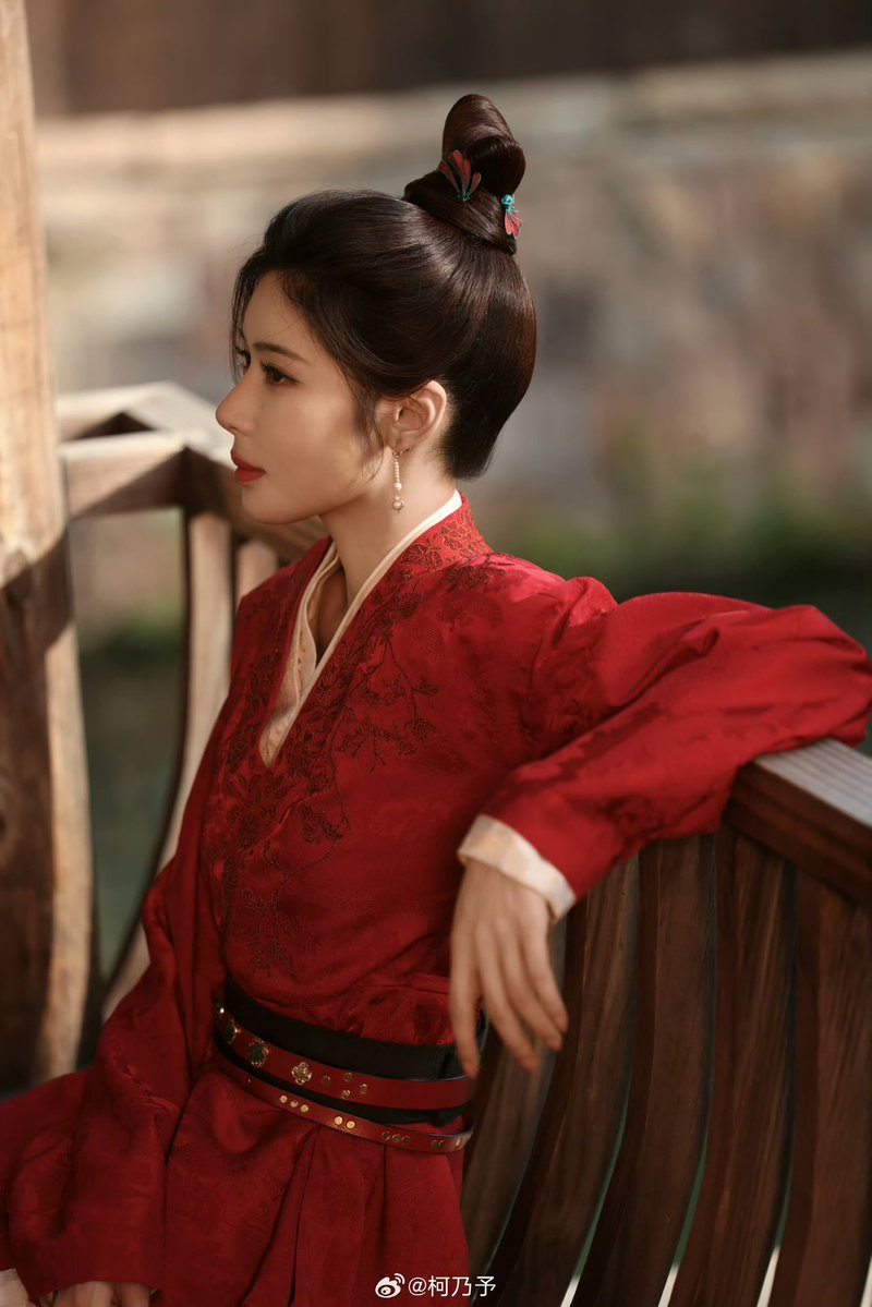 daddycatesandy's tweet photo. โดนท่านหญิงตกซะแล้ว ชุดแดงคือดีมาก ไอเลิ้ปสาวเท่ #SpringOfTheBlade #คมวสันต์ซ่อนรัก https://t.co/cizuArNQR1