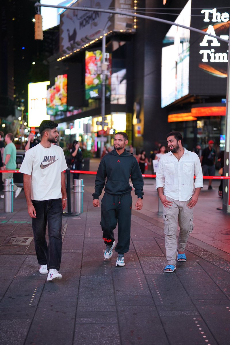 iRahulPhogat's tweet photo. New York Times Square https://t.co/hVcUz5WdUa