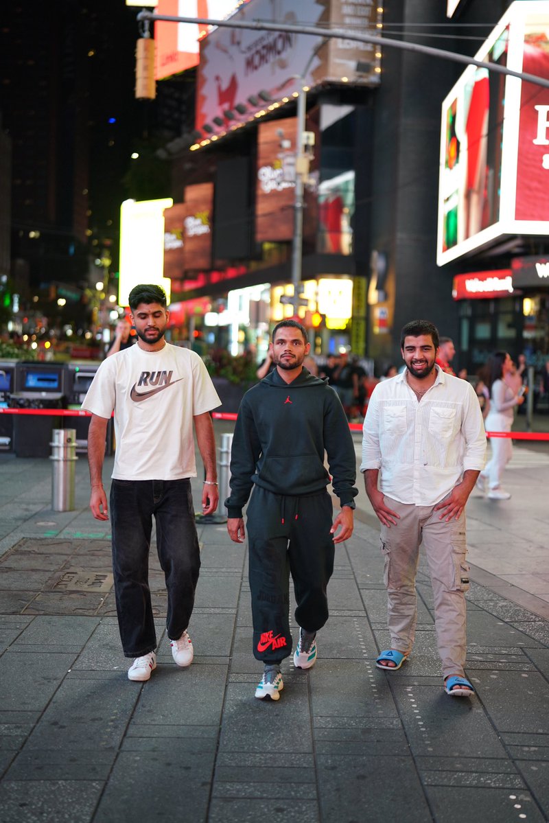 iRahulPhogat's tweet photo. New York Times Square https://t.co/hVcUz5WdUa