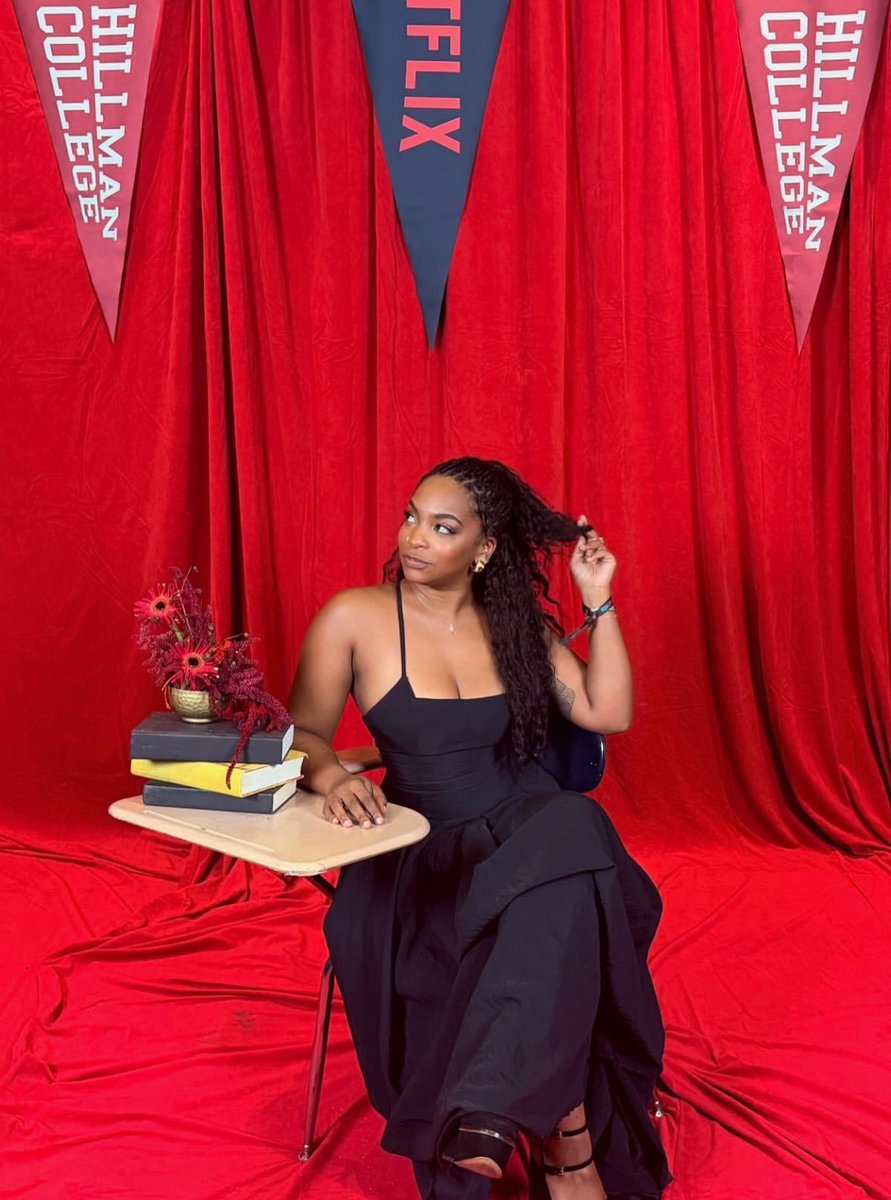 ADWDailyUpdates's tweet photo. "A Different World is coming out on Sept 24th! Look out for it! So grateful and proud to be a part of this monumental show. We filmed while I was still in the middle of writing the book so I was writing about ADW(87) from Whitley’s trailer on set of this ADW.."

imani.guy.d ig https://t.co/94nCGGhejL