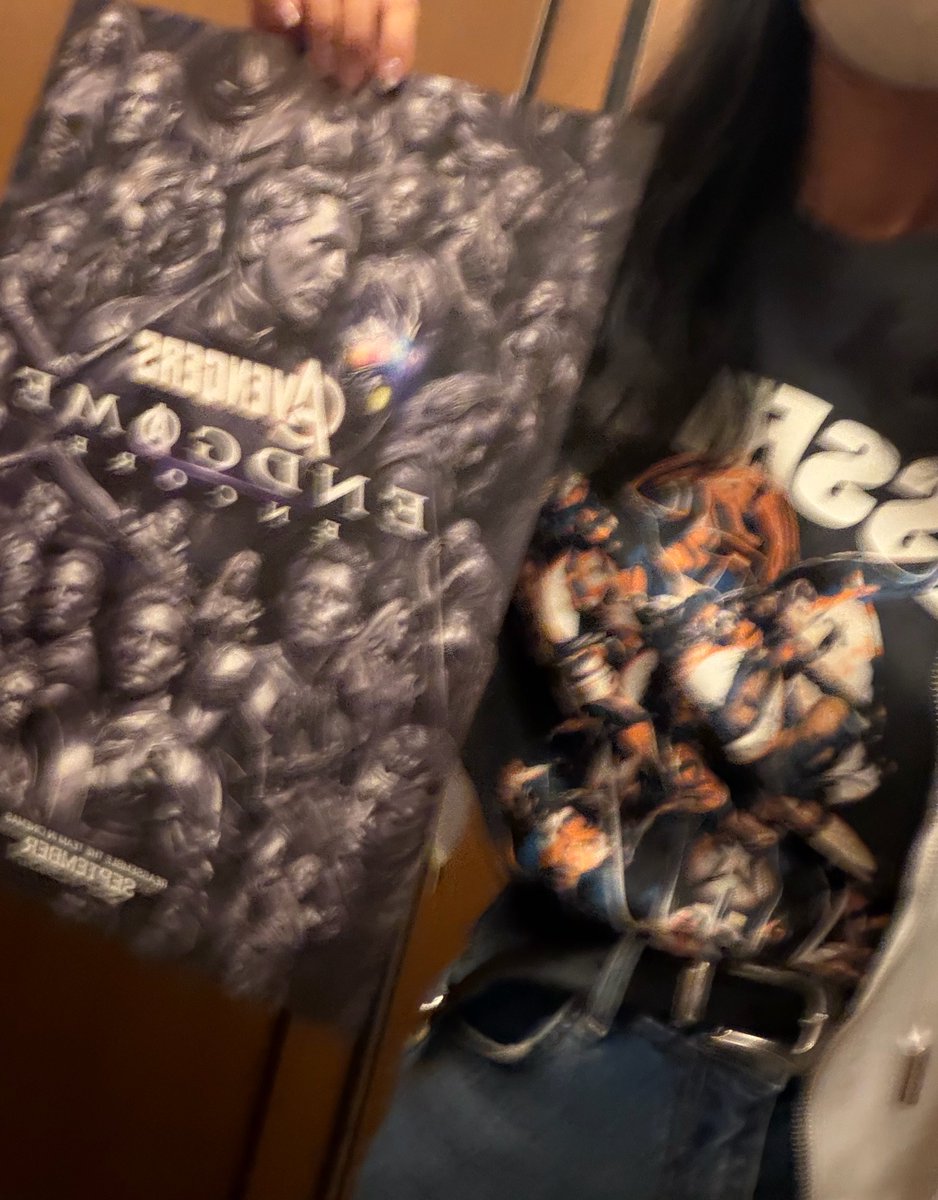 SaRy___y1118's tweet photo. 車かっ飛ばして4DX2Dで見てきました！
ずっと椅子揺れるし風やら水が飛んでくるし後ろから殴られるし😂あんまり集中できなかった😂
推しのサムとスティーブのシーンで相変わらず泣きました😭予告が半端なかった！！！！！ドゥームズデイに備えます✊🏻✨✨ https://t.co/Tot9ZmV0Wm
