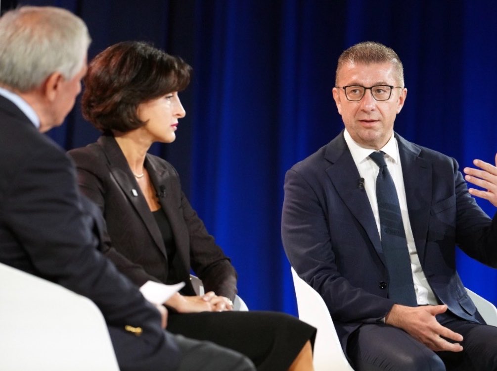 MakaB__'s tweet photo. Honored to join @DelphiEconForum’s discussion at @ConcordiaSummit on “Southeast Europe and the Black Sea as a Pillar of Stability.” Spoke about 🇬🇪’s growing geopolitical role, partnerships with the 🇺🇸 and 🇪🇺, and stronger regional cooperation. https://t.co/OgRkctTjCQ