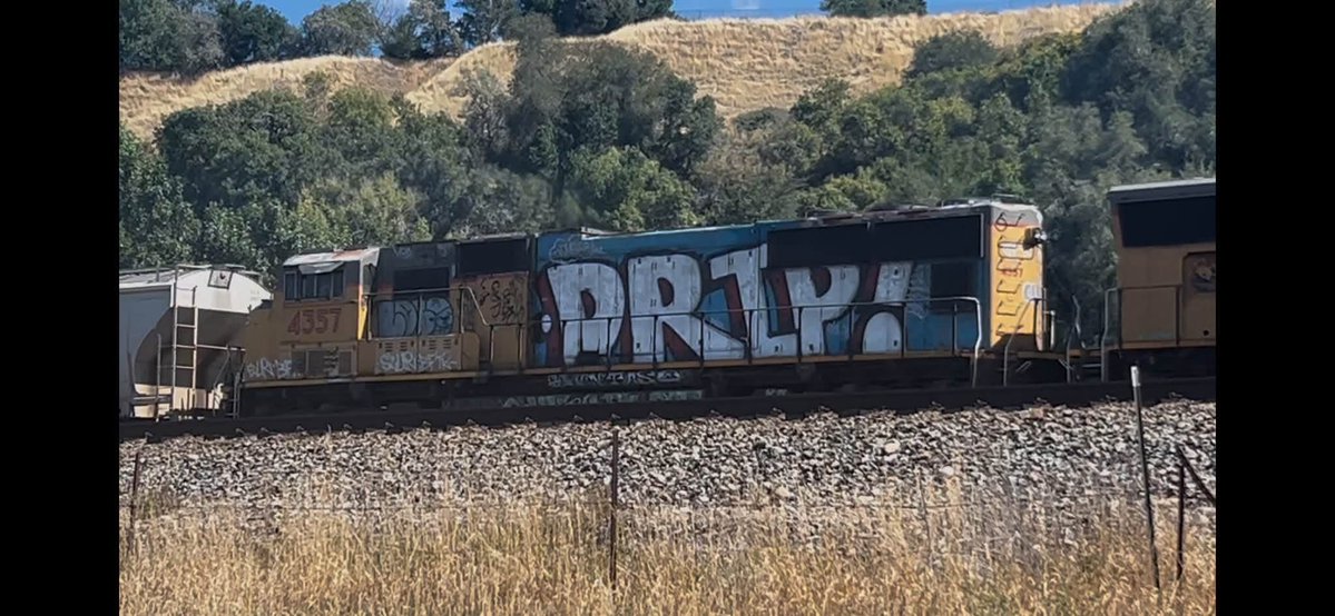 KenKent6yk's tweet photo. UP SD70M’s 4028 4789  4357  4772 https://t.co/vsmOE9zUr0