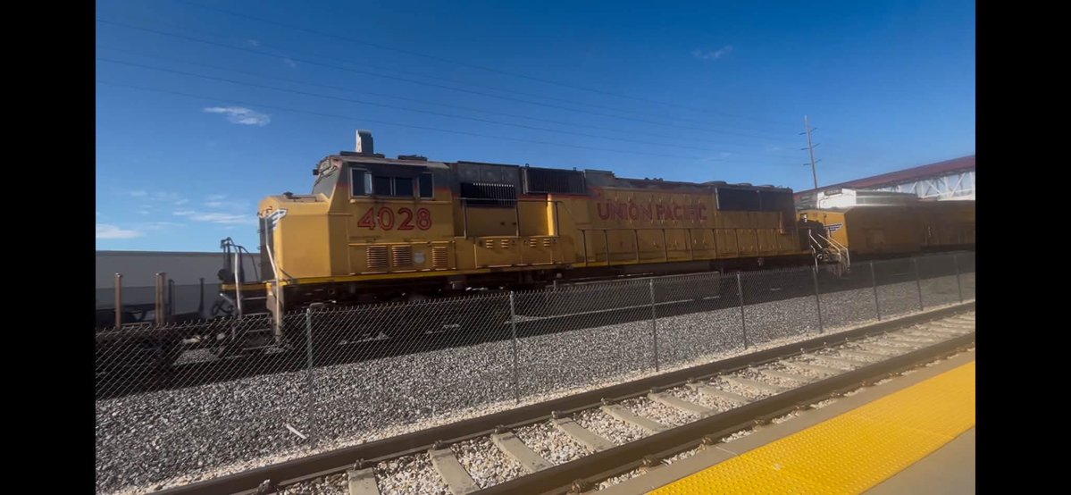 KenKent6yk's tweet photo. UP SD70M’s 4028 4789  4357  4772 https://t.co/vsmOE9zUr0