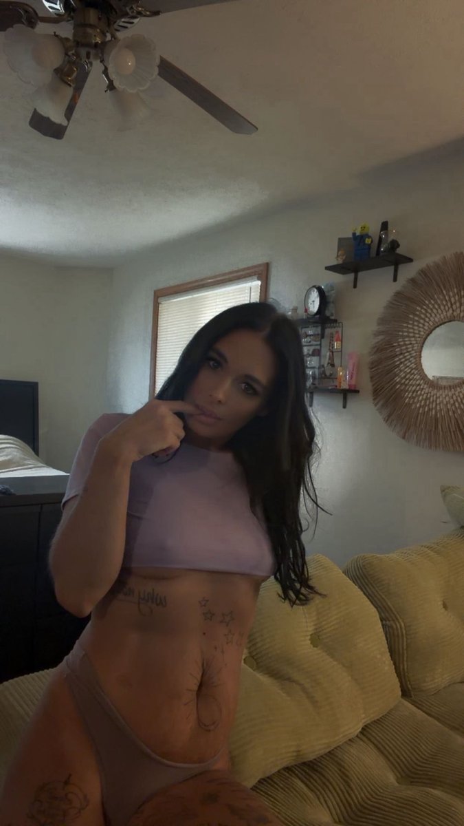 Blake00Sienna's tweet photo. I just don’t wanna get ready for the day yet!! 😈💋

#HotMom
#HotMoms
#MILF
#MomBod
#MatureWomen https://t.co/DHCnwBVP0Y