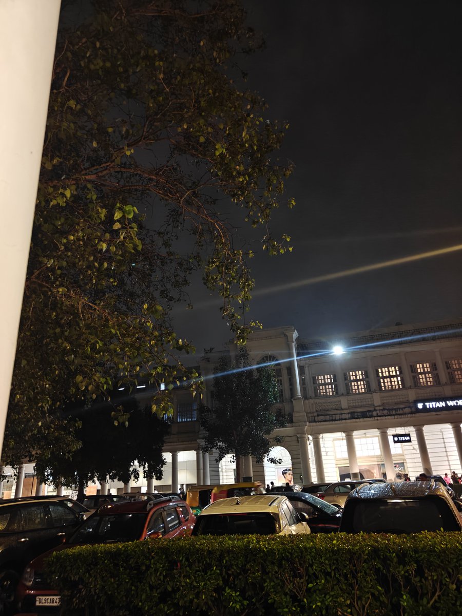 Gracioushoomaan's tweet photo. The weather in delhi is weathering today.❤️ https://t.co/TfaGoTH41v